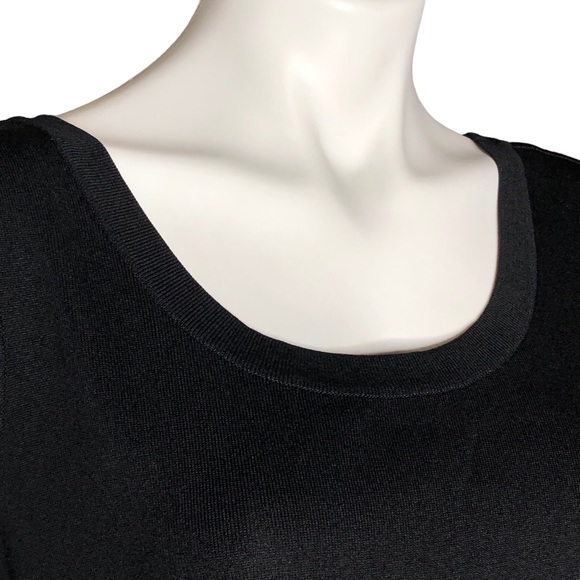Exclusively Misook Petite Black Sleeveless Deep Scoop Neck Stretch Knit Shell - Picture 5 of 12
